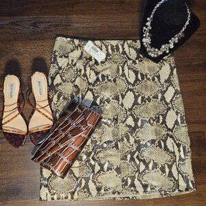 Chicos Skirt Travel Collection - Color: Liquid Snake Size 1 (fits more like a 4)